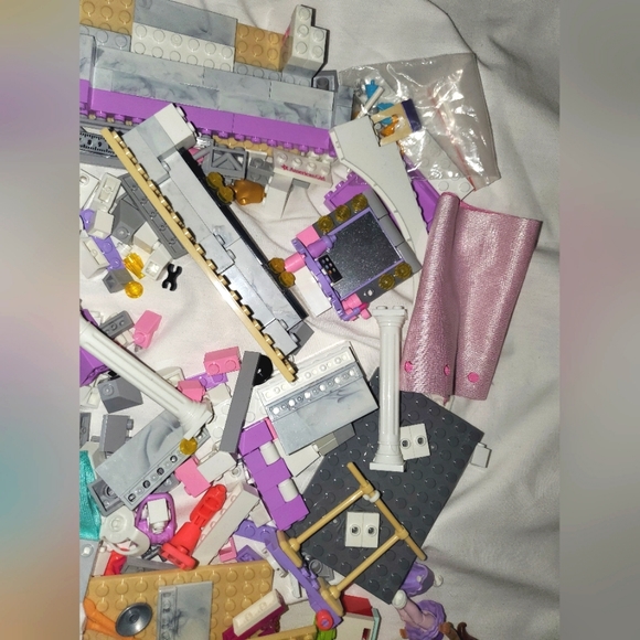 : American Girl mega bloks w/ over 360 pcs & instruction manual Lego friends pcs - Picture 7 of 14